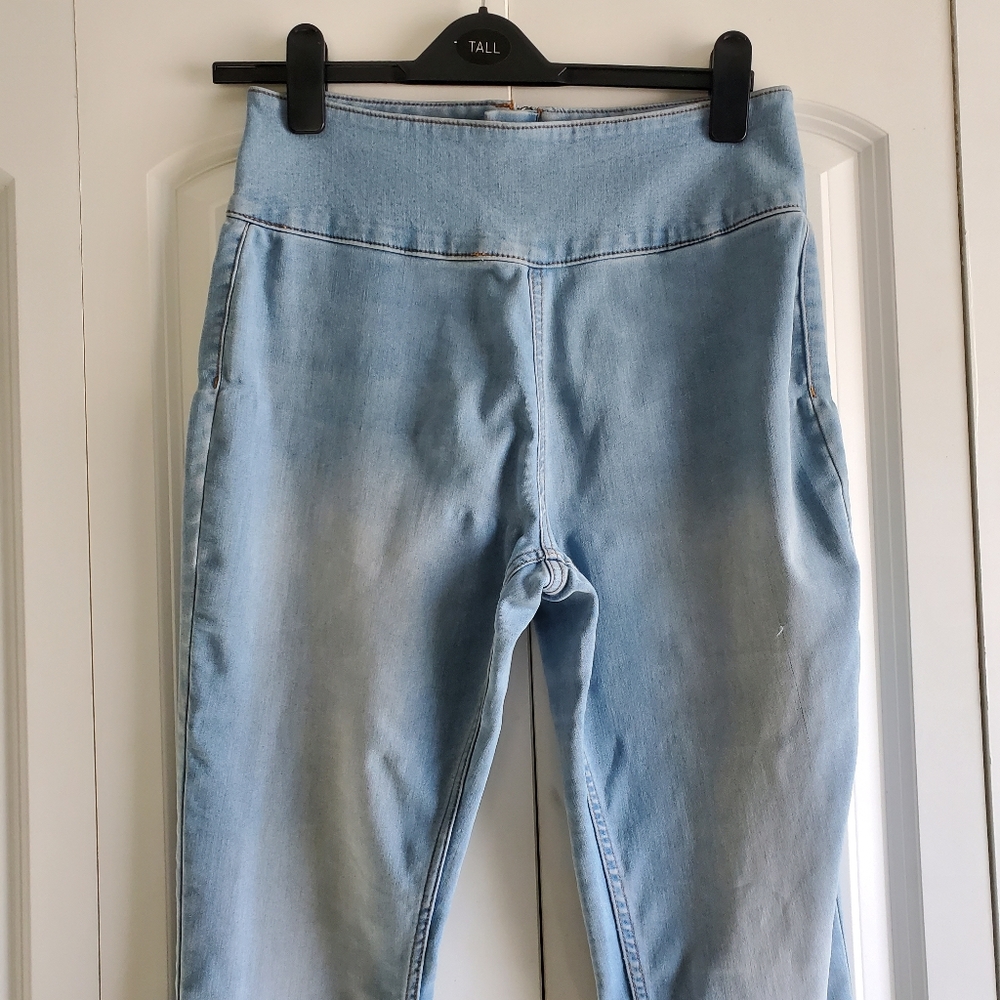Jeans - Picture 2 of 4